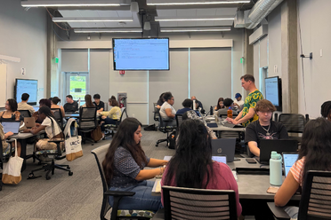 Derek Devnich hosts an instruction session for SURI students. 
